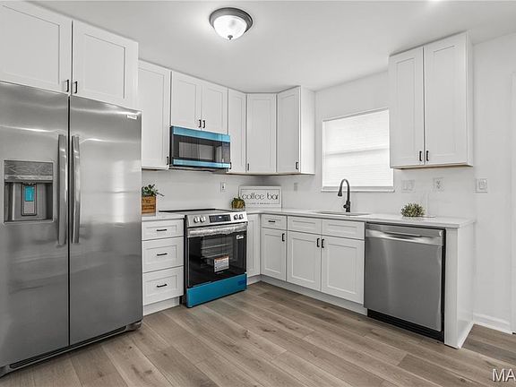5th image of 3125 Lupine Dr