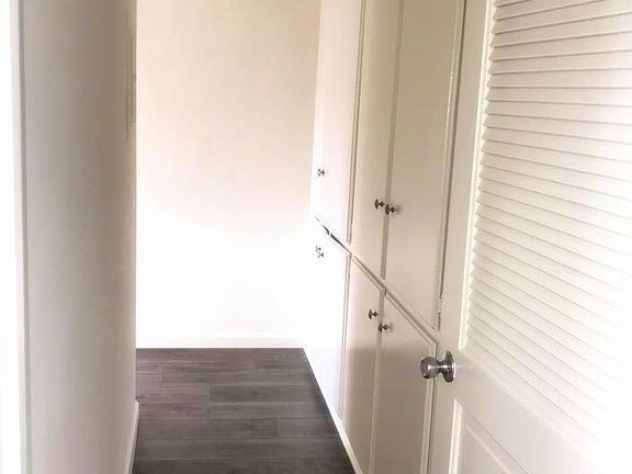 5th image of 144 S Doheny Dr #309