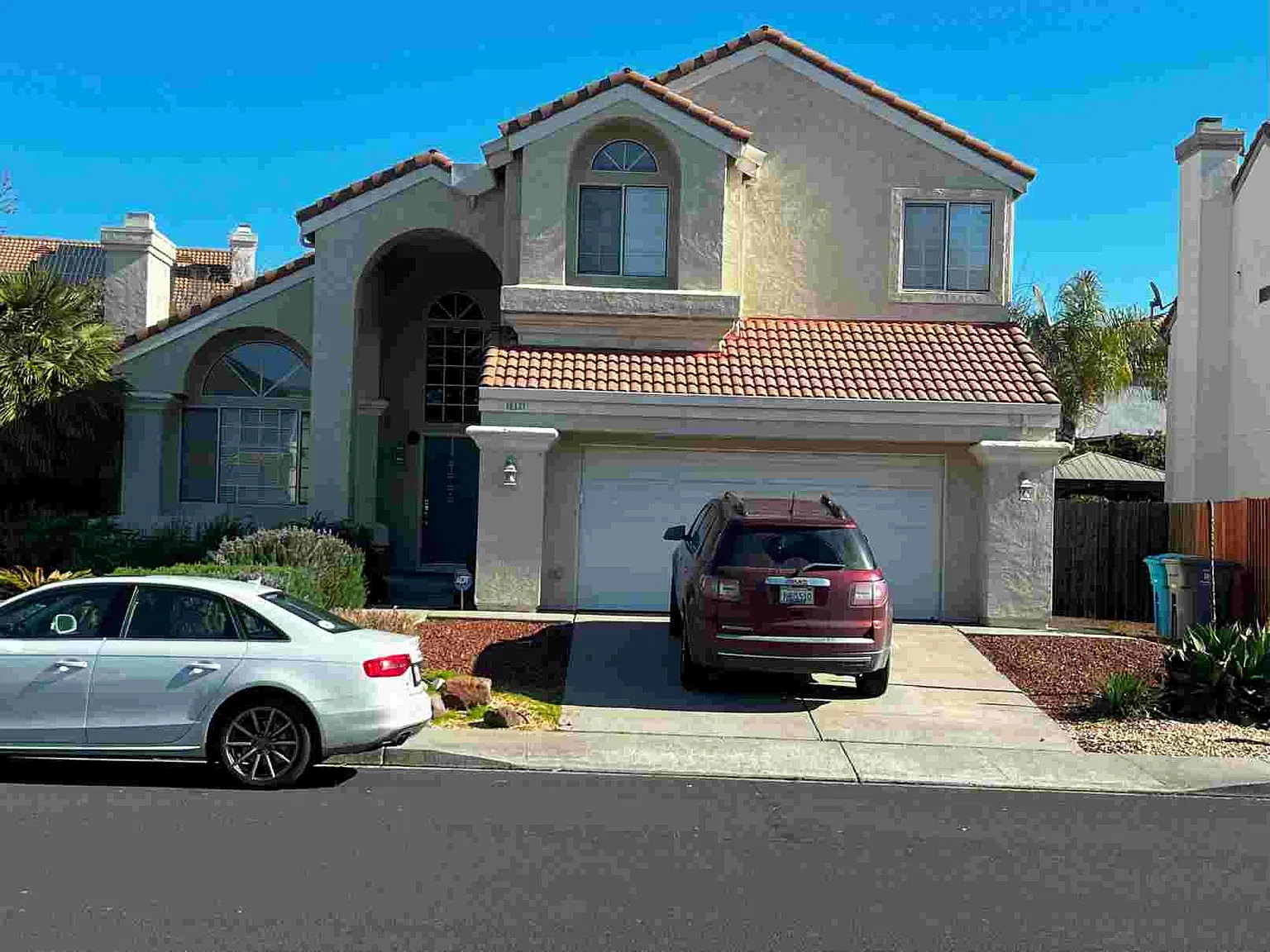 812 Tipperary Dr — Photo 1