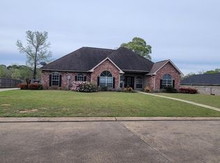 121 Northview Dr, Pineville, LA 71360