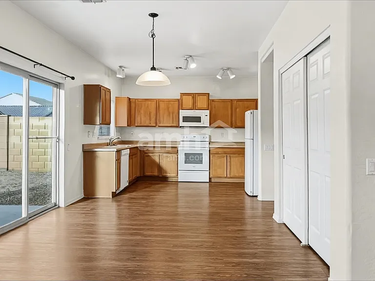 5128 W Shumway Farm Rd — Photo 5