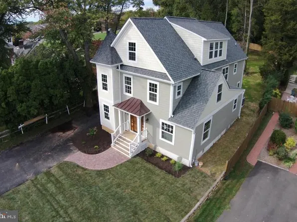 6932 Alpine Dr, Annandale, VA 22003