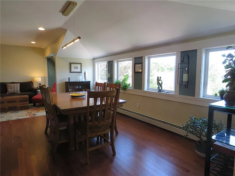 276 George St #4 — Photo 6