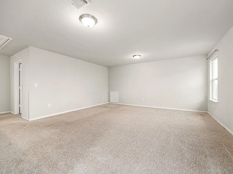 13925 Heywood Dr — Photo 30