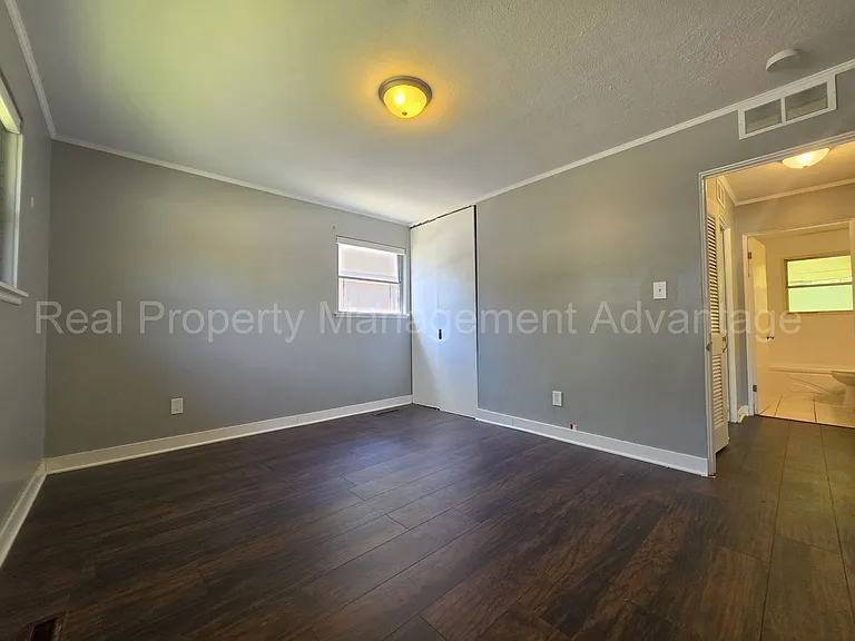 22041 Jerome St — Photo 16