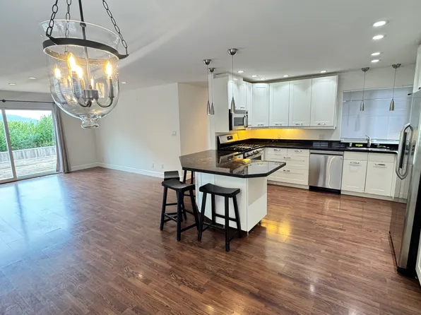 1134 Manzanita Dr, Pacifica, CA 94044
