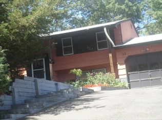 11 Ridgewood Ln, Hampton Bays, NY 11946