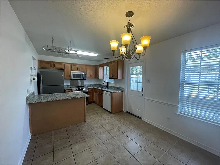 6882 Red Cedar Dr — Photo 4