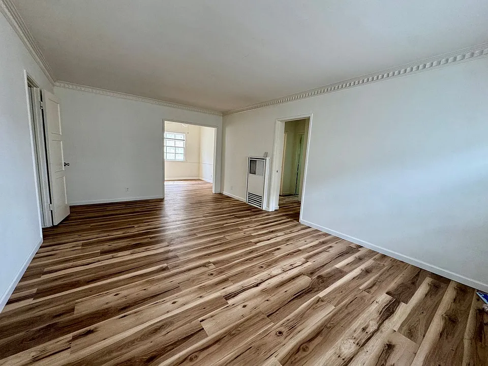 Bronson Ave 1624