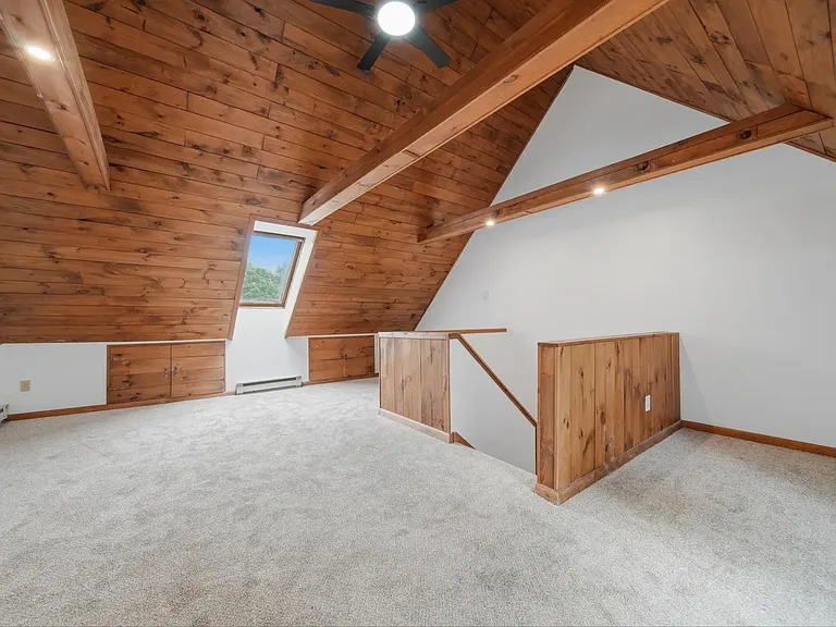 25 Silverton Dr — Photo 16
