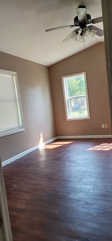 3 bed, 2.0 bath, 1540 sqft, $1,100 — Photo 4