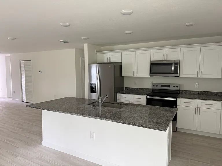 2643 Orchard Cir — Photo 4