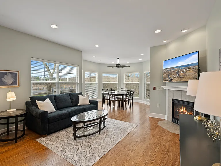 501 Abbey Ridge Ct — Photo 1