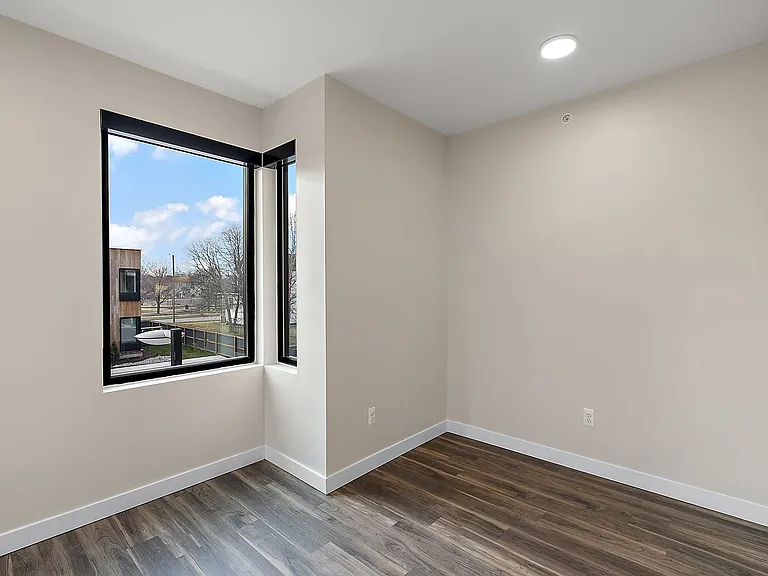 7631 E Lafayette St — Photo 36