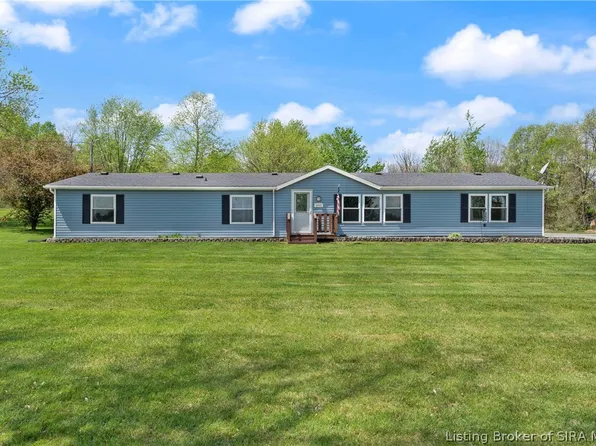 4900 E Robin Road, Pekin, IN 47165