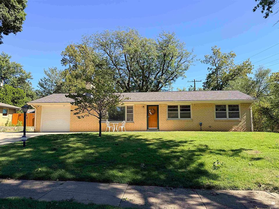 1st image of 1704 Browning Ave