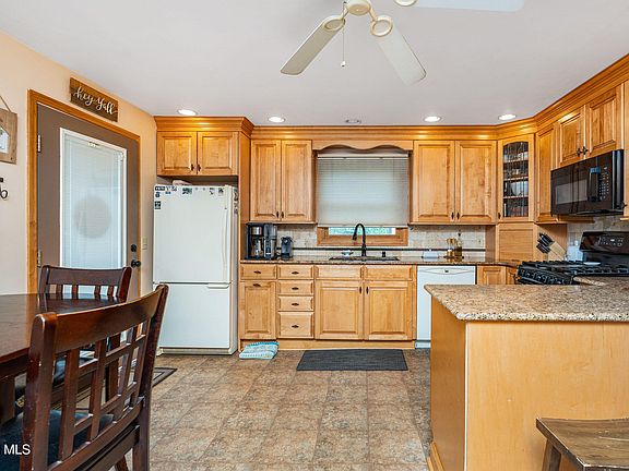 4th image of 1297 Floral Avenue