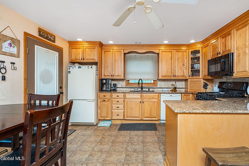 4th image of 1297 Floral Avenue
