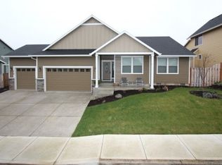 719 E Garfield St, Carlton, OR