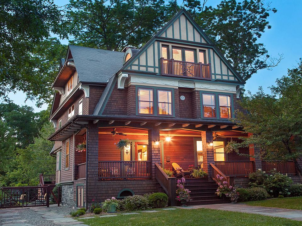 1st image of 11 Riverview Pl