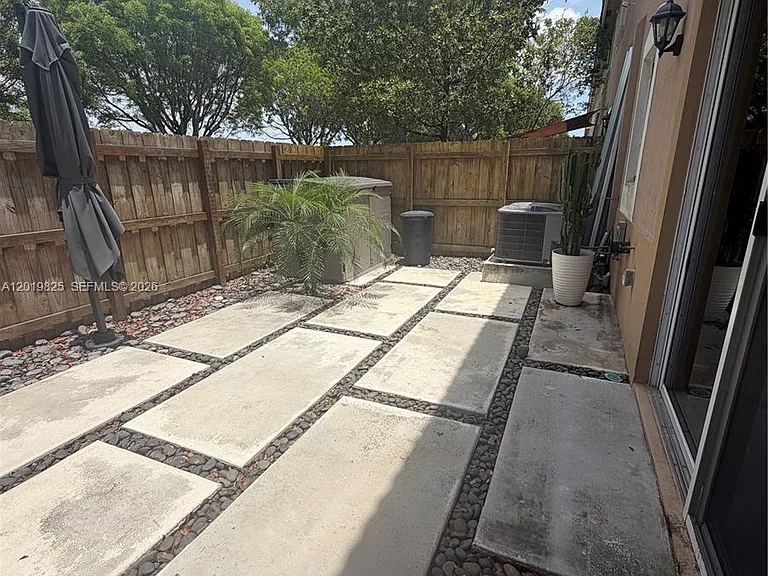 2355 SE 10th St — Photo 22
