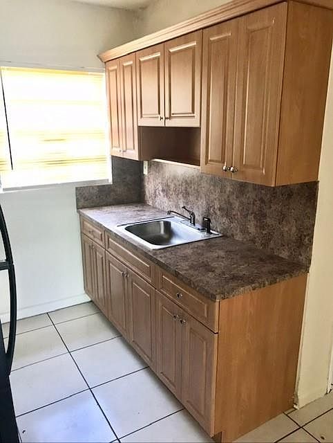 1st image of 627 NW 15th Ter APT 1