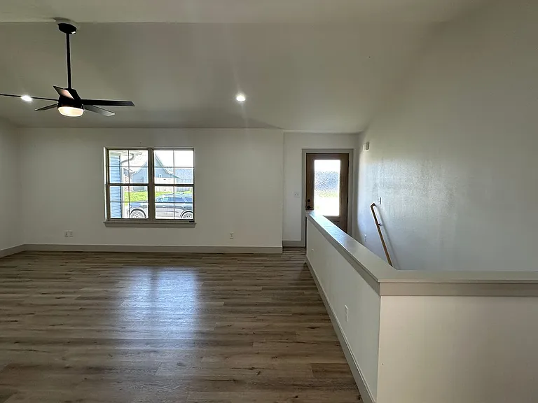 165 Mesa Dr — Photo 6