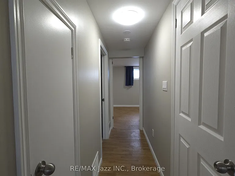 127 Lupin Dr #BASEMENT — Photo 11
