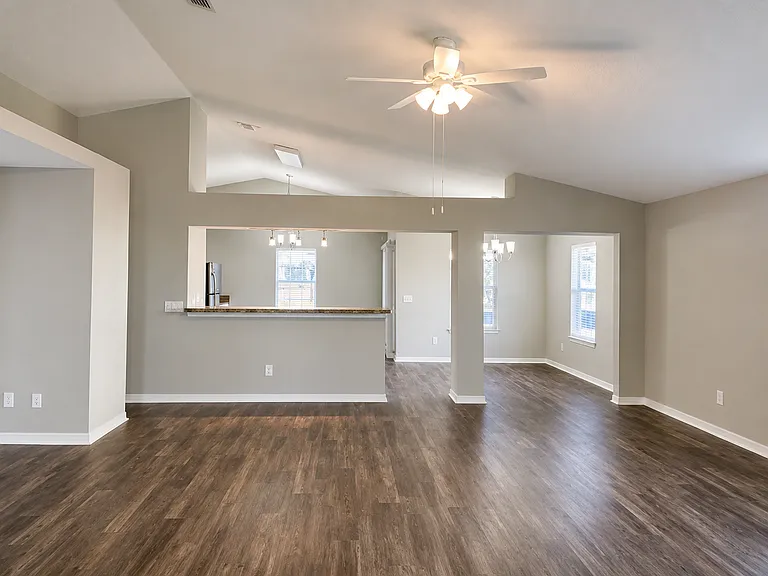 124 Sandstone Trl — Photo 3