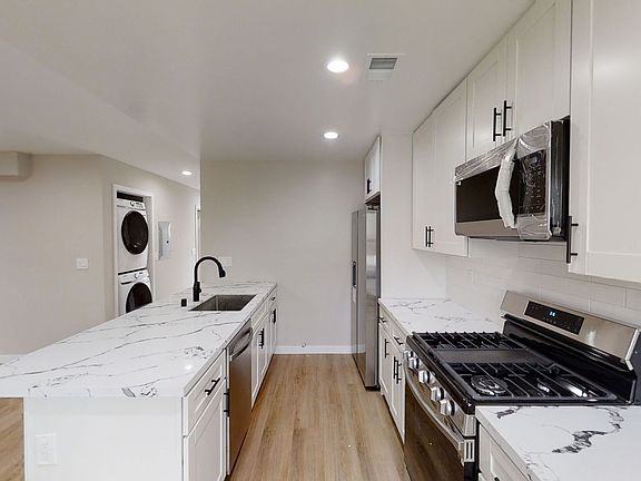 4th image of 5119 E Falls View Dr