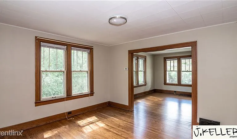 2455 S Main St — Photo 31