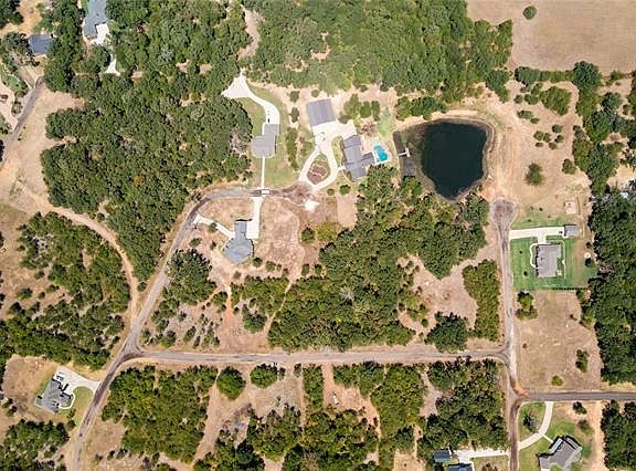 3rd image of 809 Nelson Dr