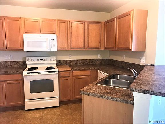 5th image of 2044 Cloverly Ln