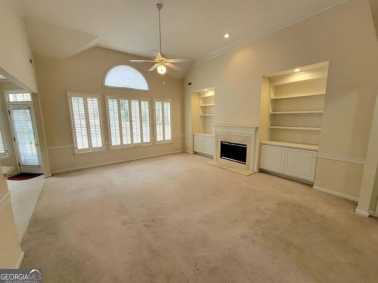 225 Lockmeade Way — Photo 7
