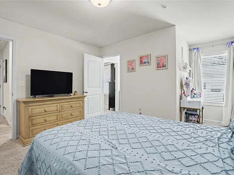723 Woodstock Grove Dr — Photo 31