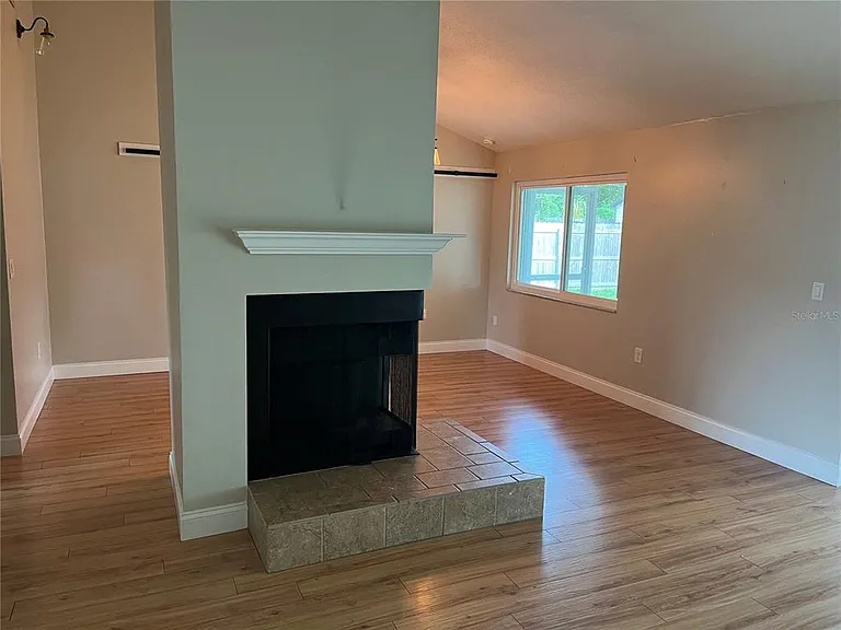 3101 Village Ln — Photo 9