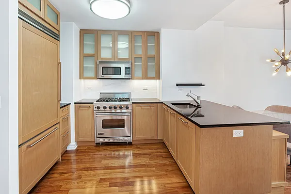 Rented by New York Residence | media 18