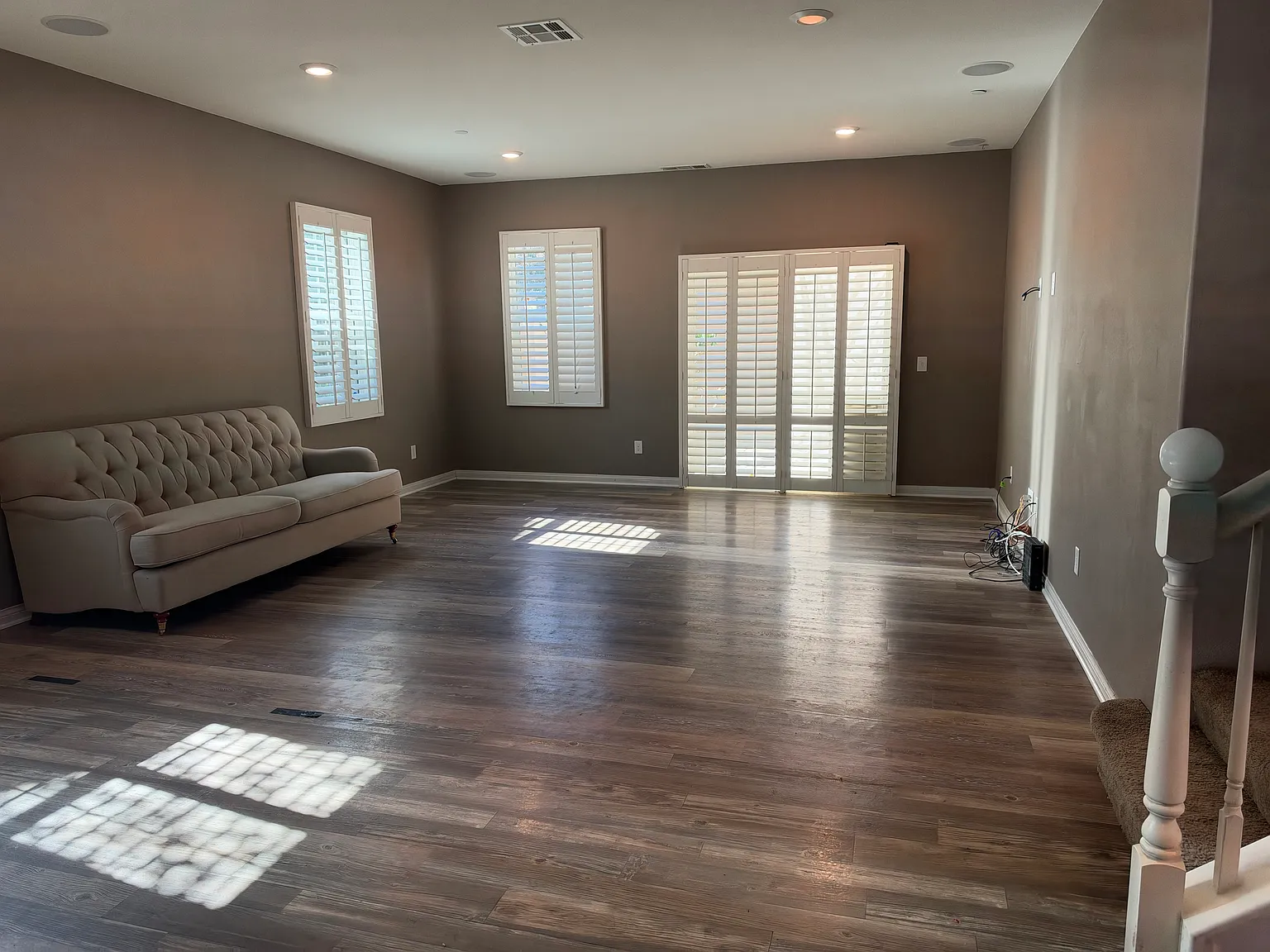 3 bed, 2.5 bath, 1895 sqft, $4,000 — Photo 2