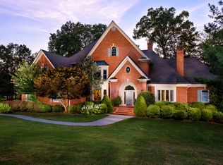 25 Ridgerock Dr, Signal Mountain, TN 37377