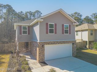 5261 Overland Dr, Biloxi, MS 39532