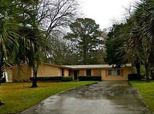 12702 Golf Club Dr, Savannah, GA 31419