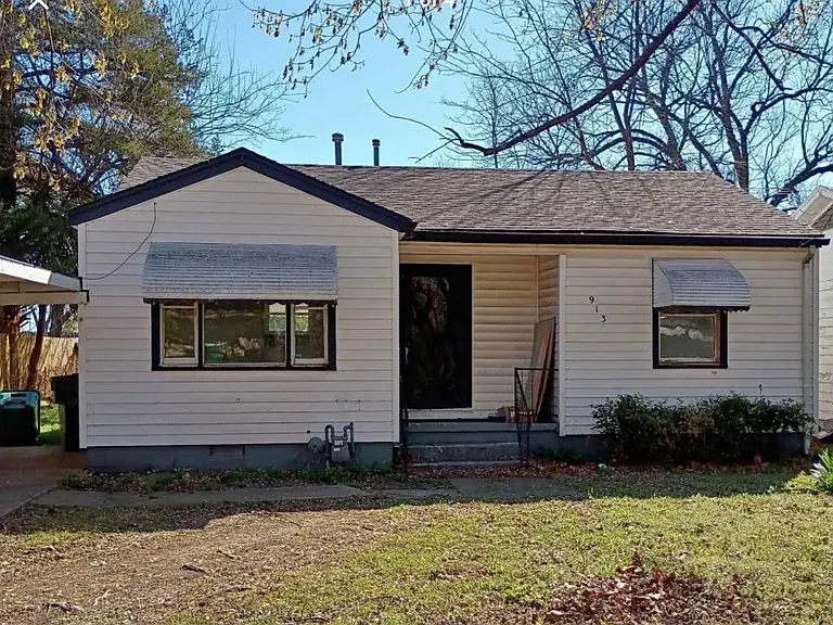 913 S Independence St — Photo 3