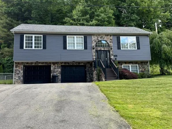 214 Skyview Dr, Beckley, WV 25801