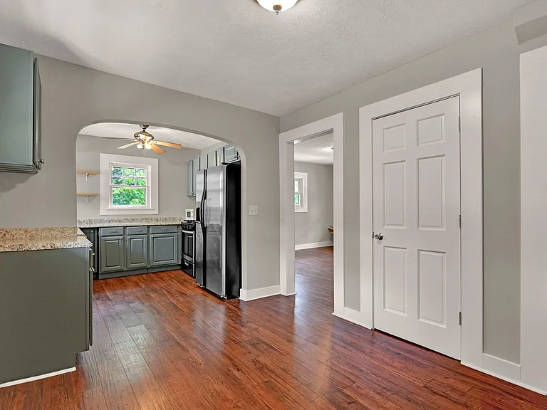 4302 Cornelius Ave — Photo 7