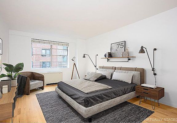 4th image of 116 Central Park S APT 7A