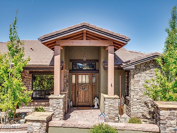 3rd image of 594 Autumn Oak Way