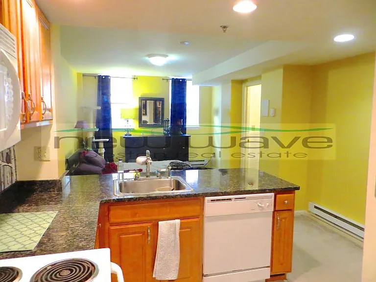51 Queensberry St #C — Photo 3