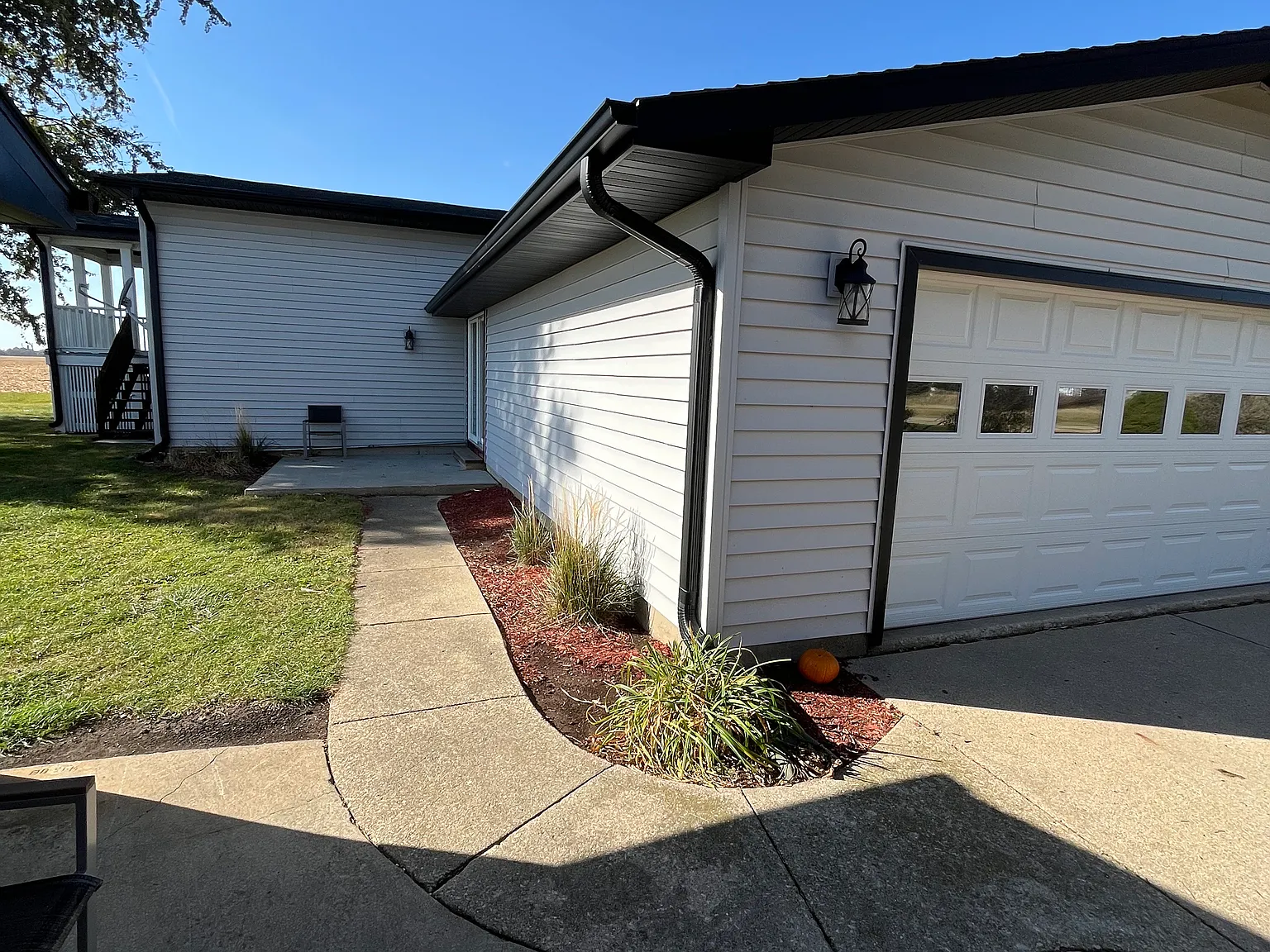 2 bed, 1200 sqft, $1,650 — Photo 3