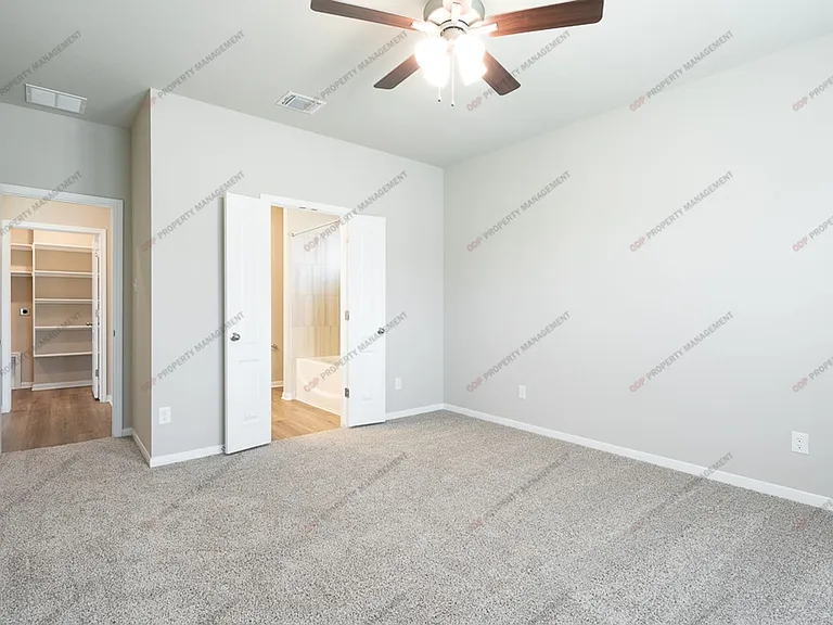 5305 Friars Loop — Photo 12