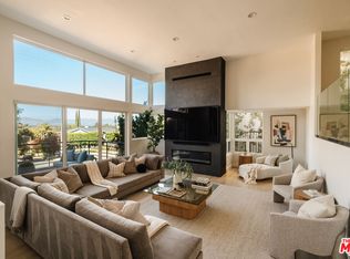 13866 Valley Vista Blvd, Sherman Oaks, CA 91423